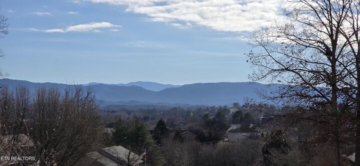 Property Photo:  729 Clydesdale Ave  TN 37865 