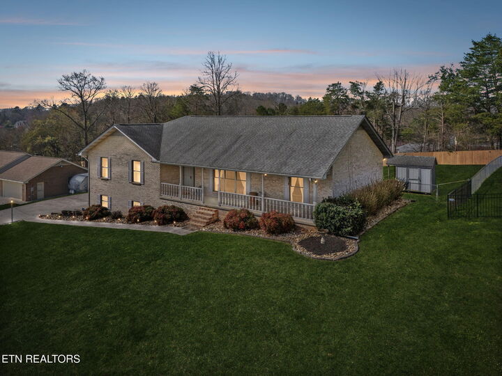 Property Photo: 729 Clydesdale Ave TN 37865