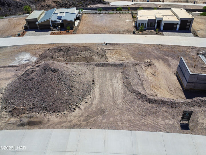 Property Photo: 2408 Desert Rdg Ct AZ 86406