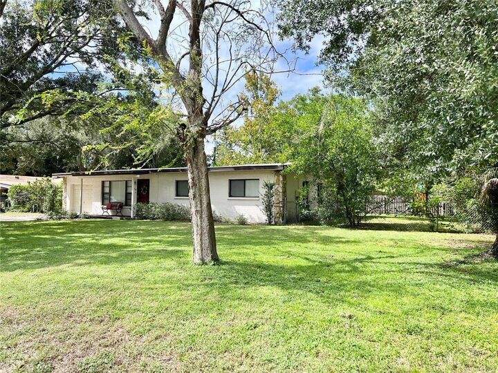 Property Photo: 110 Glen Ridge Avenue FL 33617