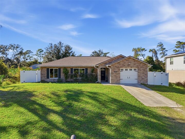 Property Photo: 1380 9th Avenue FL 32724