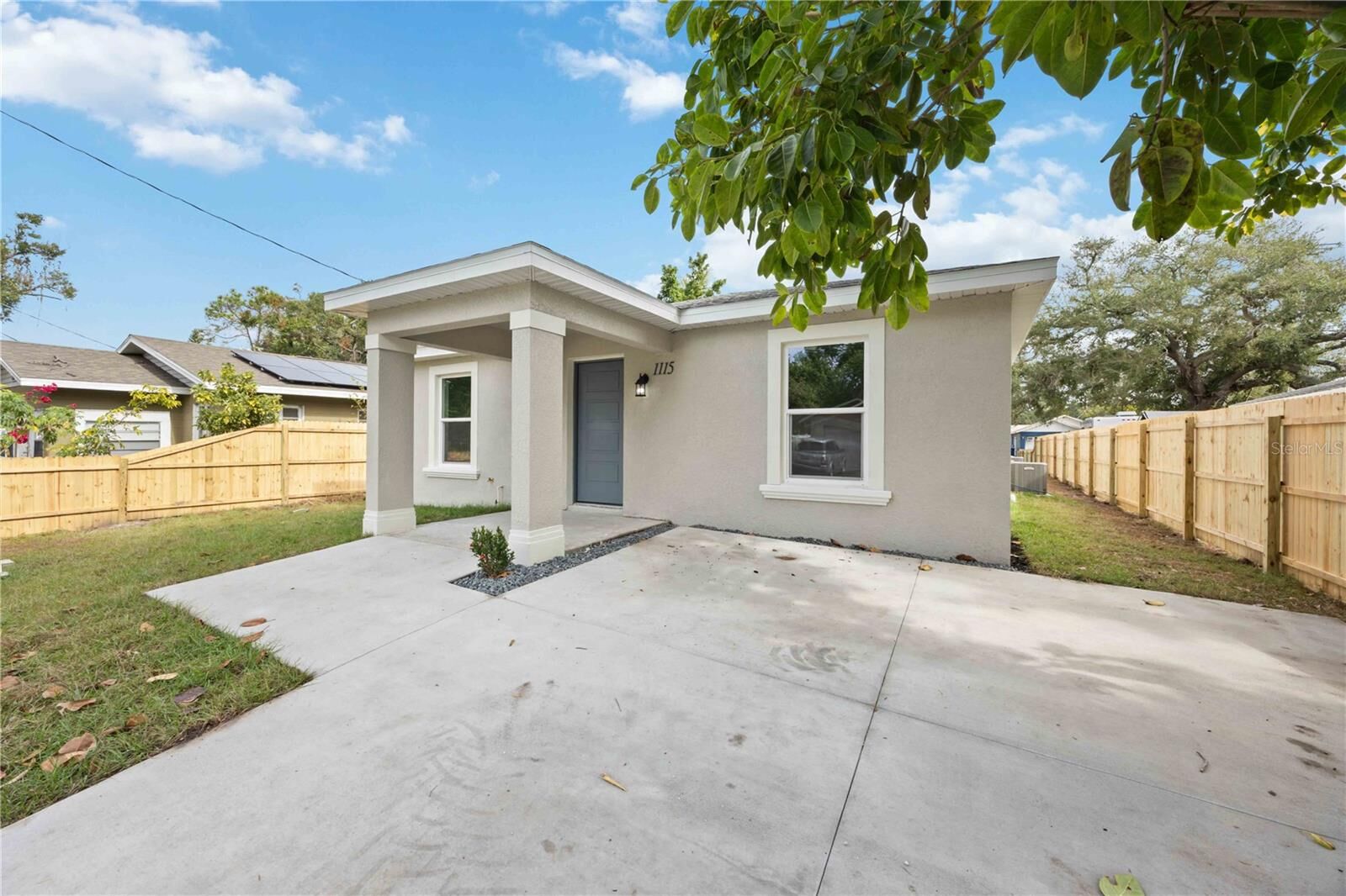 Property Photo: 1115 2nd Street E FL 34208