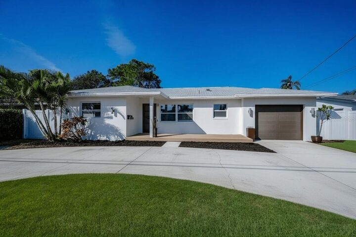 Property Photo: 8744 Sunlit Cove Drive NE FL 33702