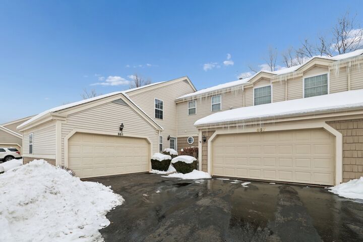 Property Photo:  861 Village Circle 861  IL 60152 