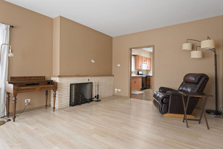 Property Photo: 12 N Du Bois Avenue IL 60123