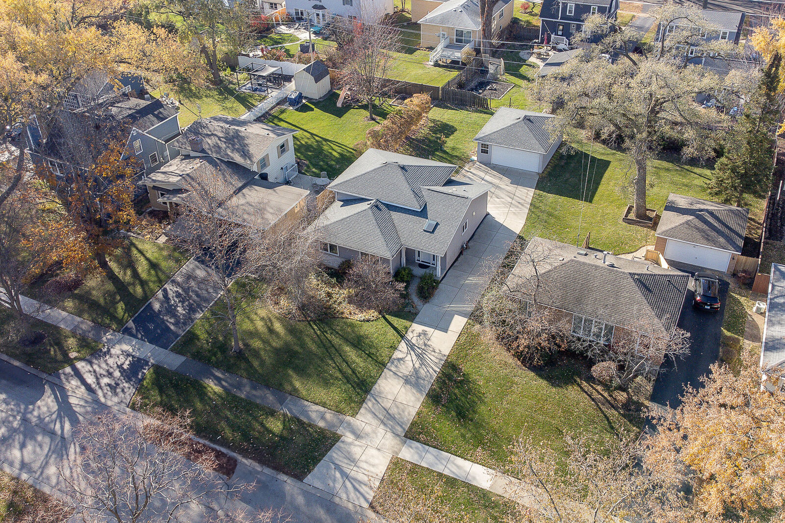 Property Photo:  526 S Benton Street  IL 60067 