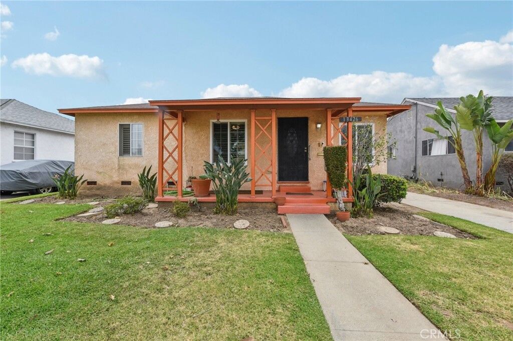 Property Photo: 13426 Crocker Street CA 90061
