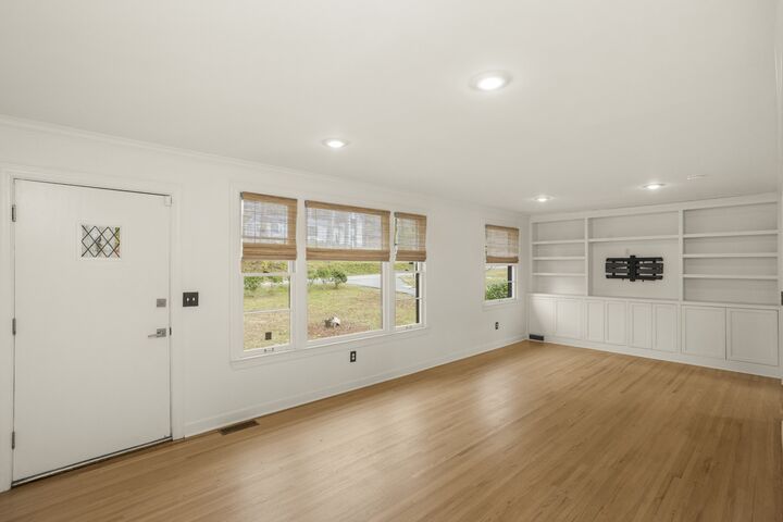 Property Photo: 955 Davidson Dr TN 37205