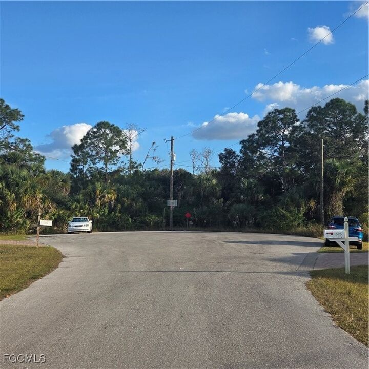 Property Photo:  623 Lionel Court  FL 33972 