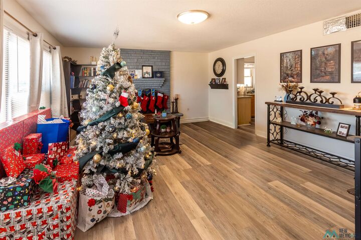 Property Photo: 1105 N Main Street NM 88220