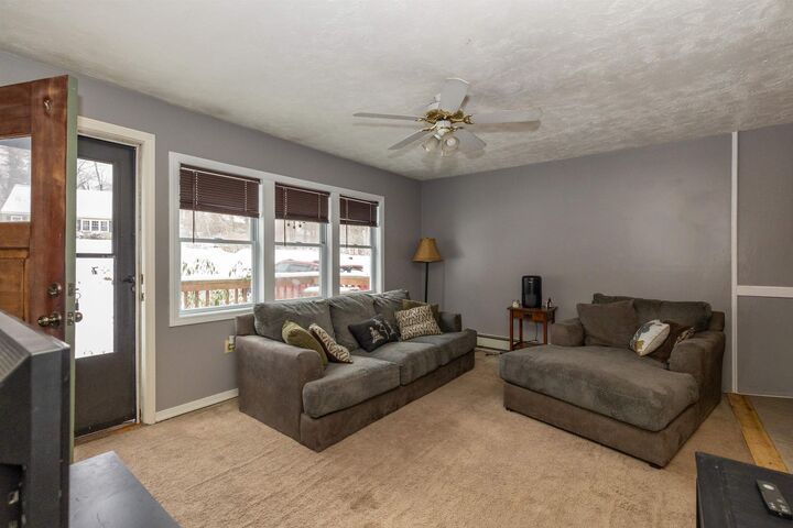 Property Photo: 17 Grove Avenue NH 03079