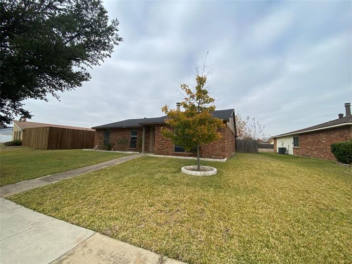 Property Photo: 2018 Clark Trail TX 75052