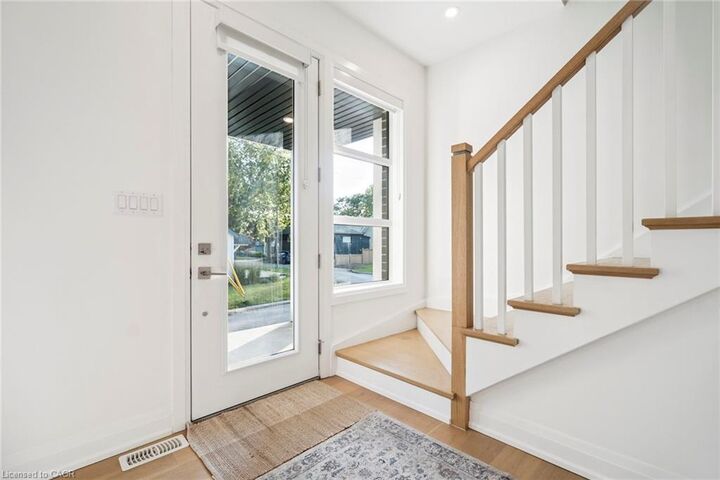 Property Photo:  8 Paxton Avenue  ON L2N 5H8 