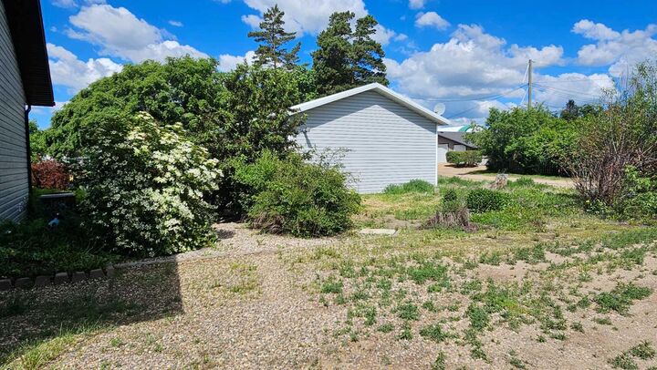 Property Photo: 5112 52 Avenue AB T0C 1B0