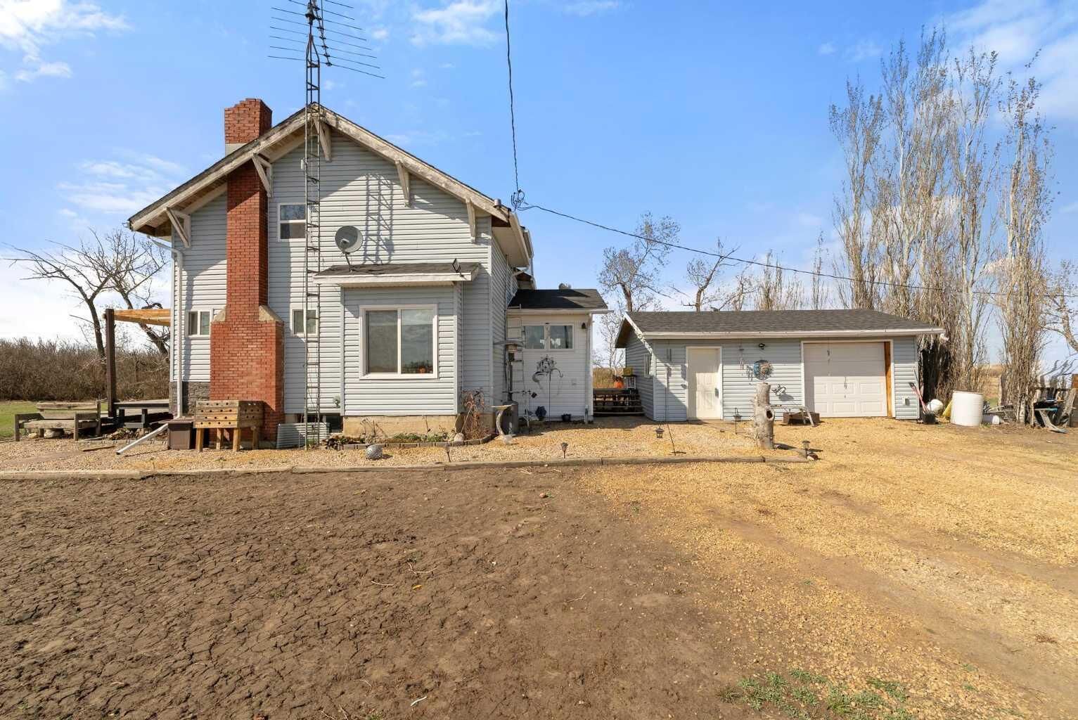 Property Photo: 42479 RR 143 AB T0B 1N0