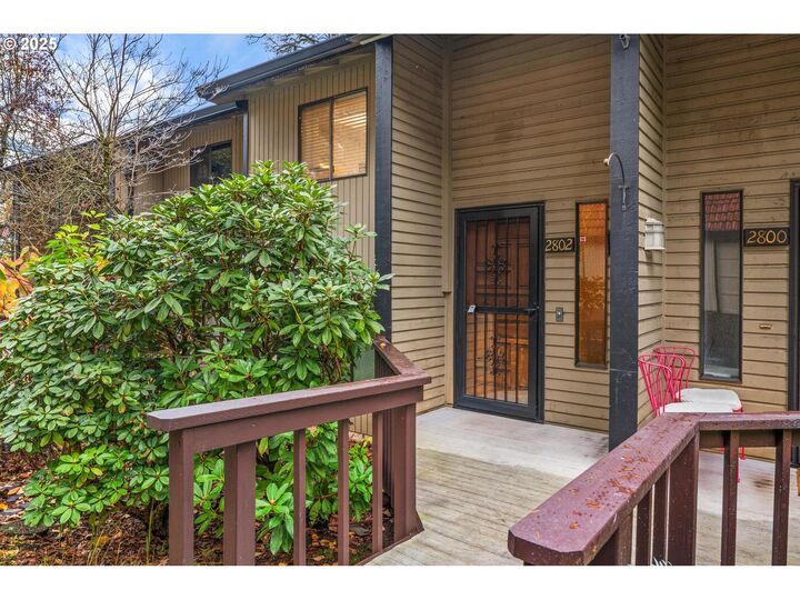 Property Photo: 2802 Treetop Ln OR 97068