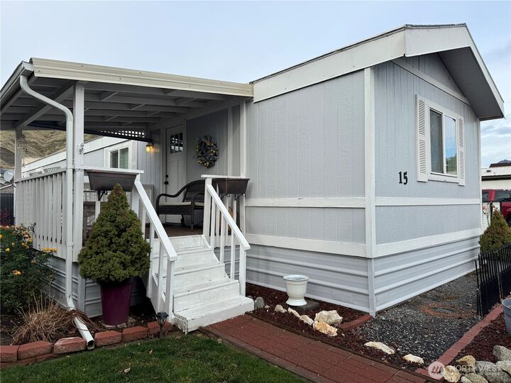 Property Photo:  1608 N Western Avenue 15  WA 98801 