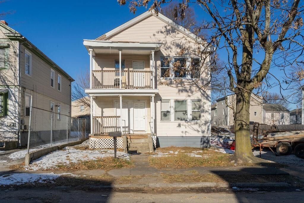 Property Photo:  28 Pumgansett Street  RI 02908 