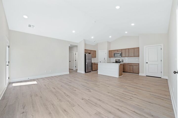 Property Photo:  473 E Harper St  KS 67147-8948 