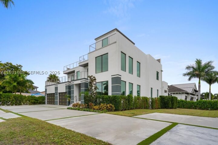 Property Photo: 3800 Crayton Road FL 34103