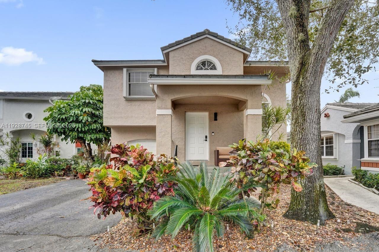 Property Photo: 805 NW 98th Ave FL 33324