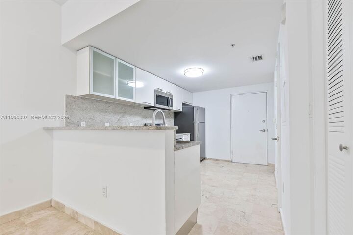 Property Photo:  3339 Virginia St 124  FL 33133 