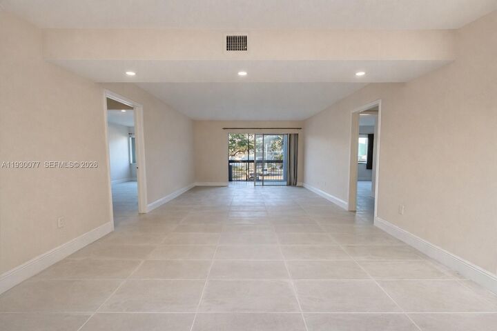 Property Photo:  731 N Pine Island Rd 206  FL 33324 