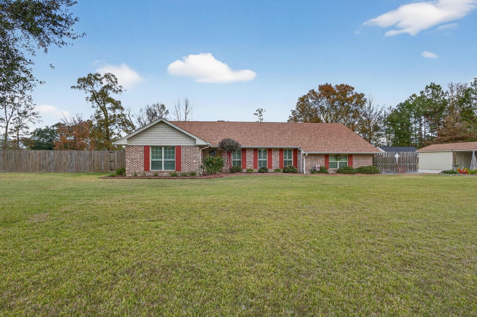 Property Photo:  310 Pinemont Drive  TX 77659 