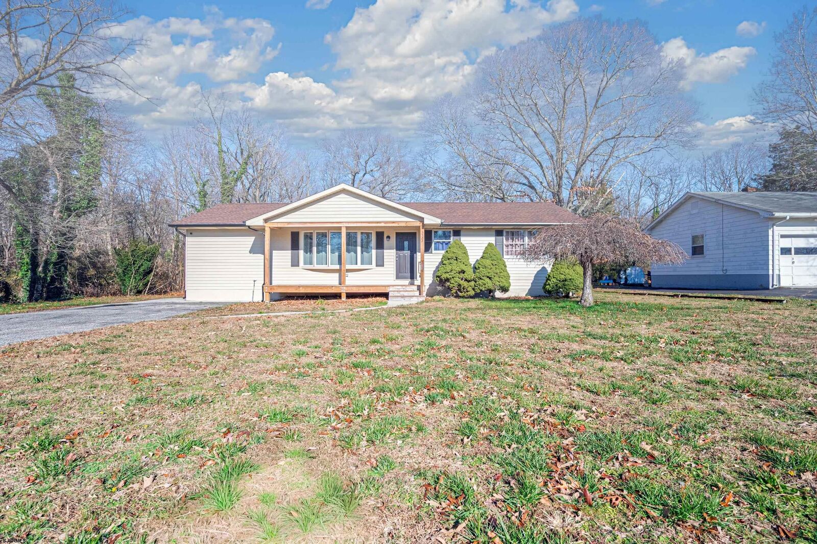 Property Photo: 1122 Linda Ln NJ 08360