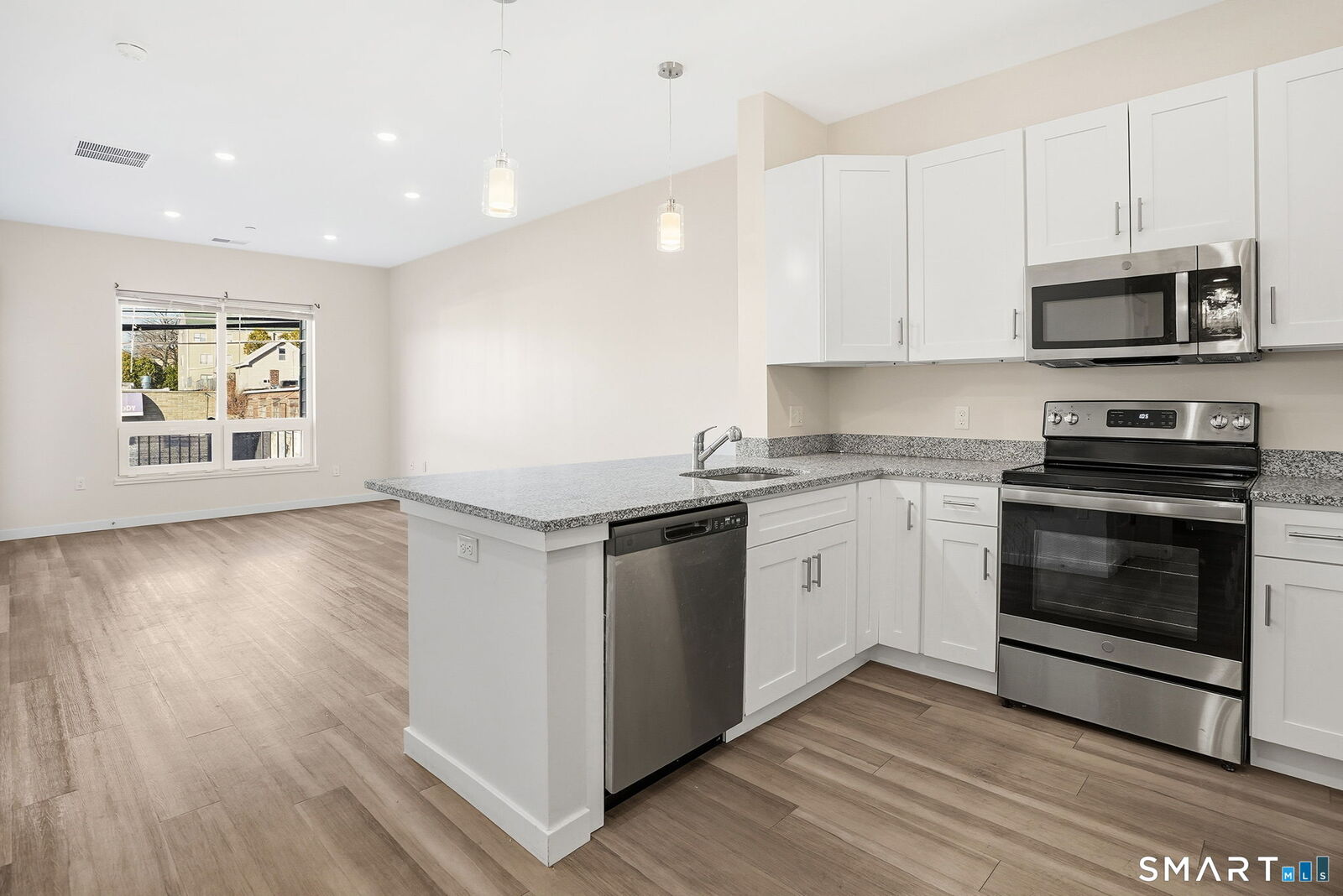 Property Photo:  71 Connecticut Avenue 206  CT 06850 