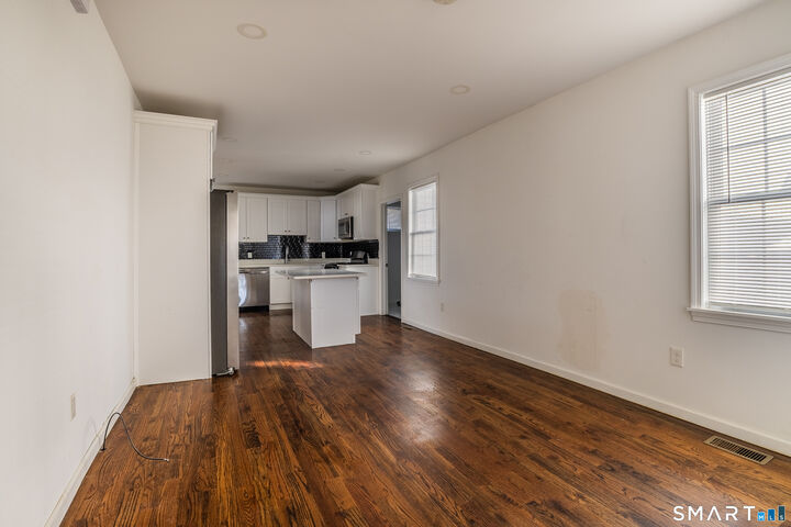 Property Photo:  340 Pleasantview Avenue 1st Floor  CT 06606 