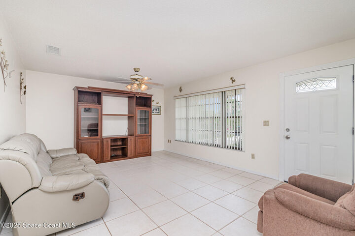 Property Photo: 660 SE Grandeur Street SE FL 32909