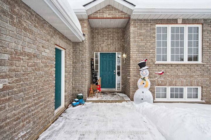 Property Photo:  77 Georgia'S Walk  ON L0K 2A0 