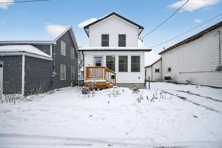 31 Thomas Street  Smiths Falls ON K7A 3E3 photo