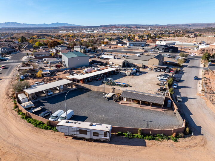 Property Photo: 1636 S Quarter Horse Dr UT 84780