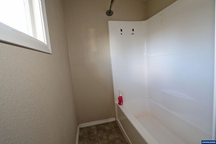 Property Photo:  585 Hickory St NE  OR 97301 