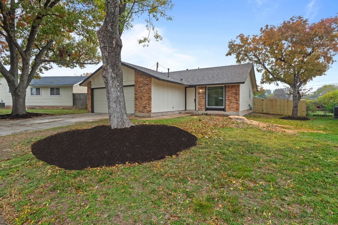 Property Photo: 902 Warrington Drive TX 78753