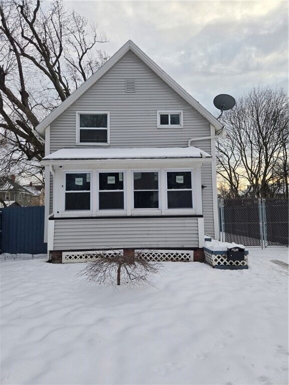 Property Photo:  25 Emerson Park  NY 14606 