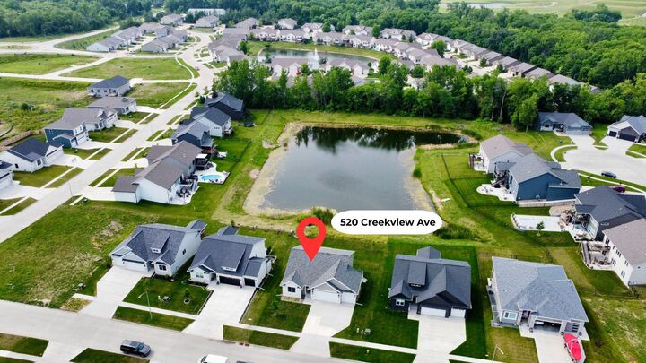 Property Photo:  520 Creekview Avenue  IA 50226 