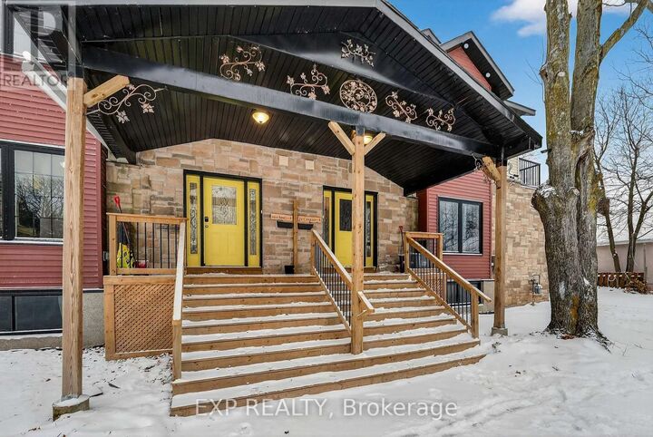 Property Photo:  664 King Street  ON L3K 4H8 