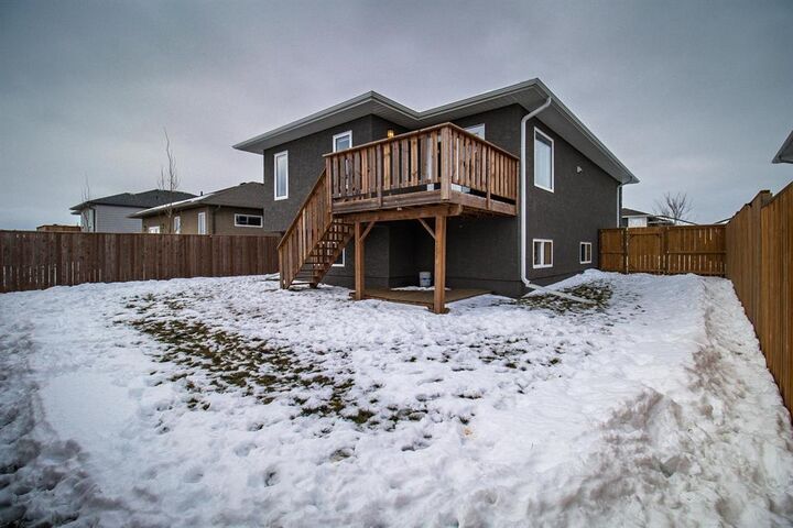 Property Photo: 15 Derlago Drive MB R7B 4J5