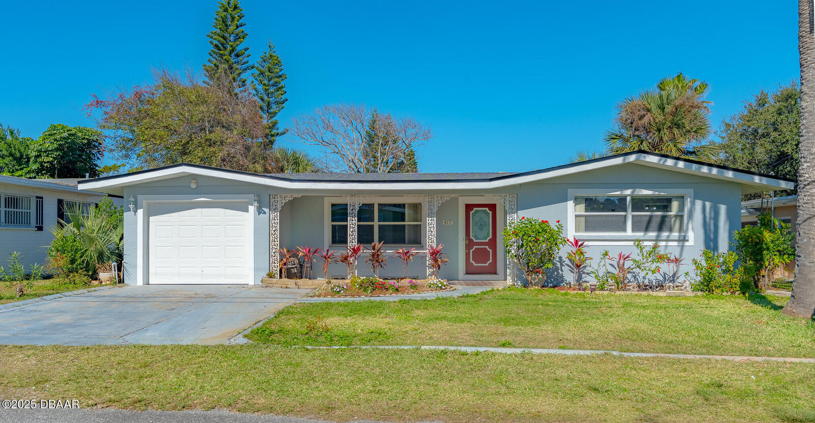 Property Photo:  417 Manhattan Avenue  FL 32118 