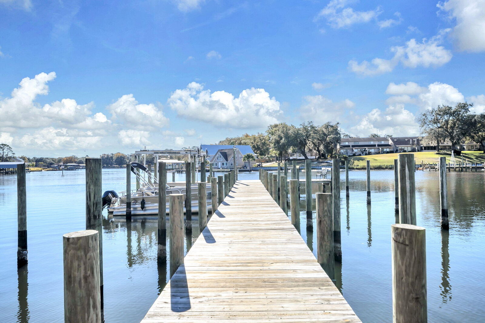 Property Photo: 210 Pelham Road 119B FL 32548