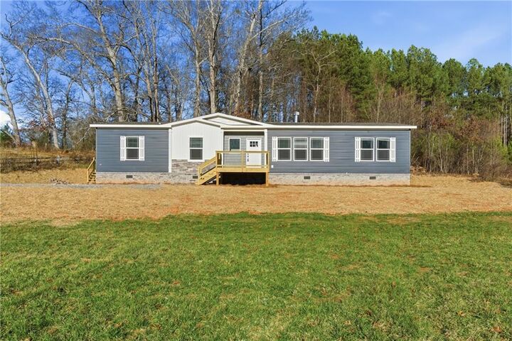 Property Photo: 211 Loving Road GA 30560