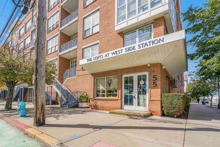 Property Photo:  55 Mallory Ave 69  NJ 07305 