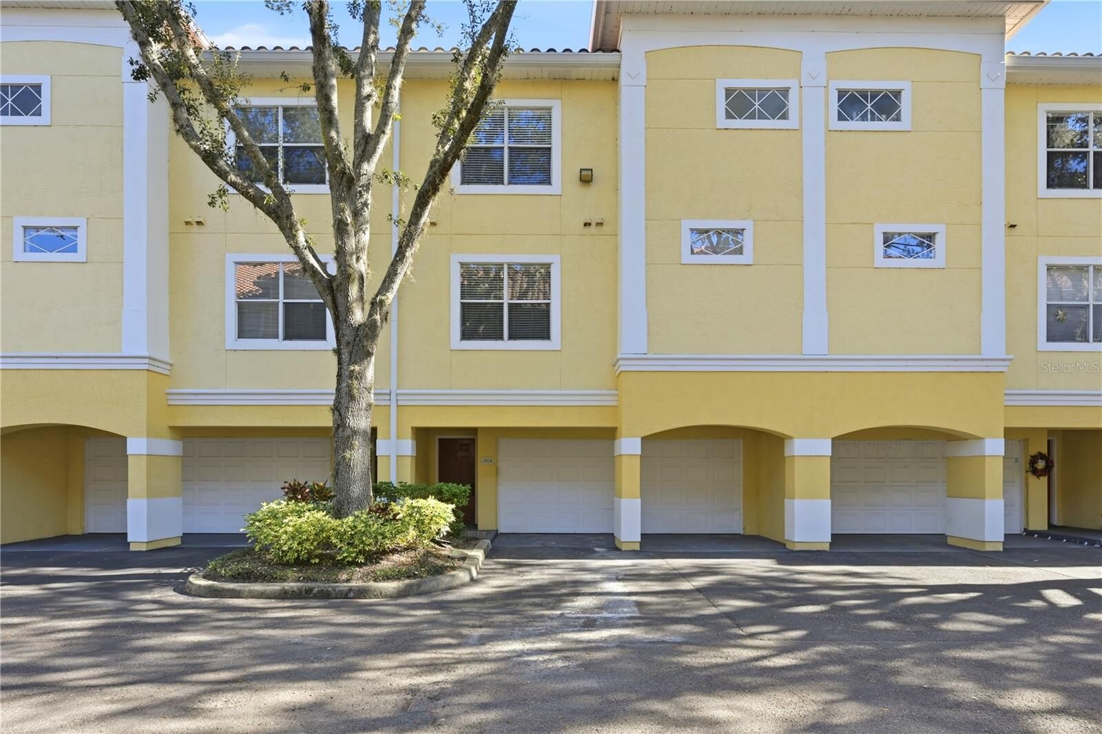 Property Photo: 2824 Shadow View Circle 2824 FL 32751