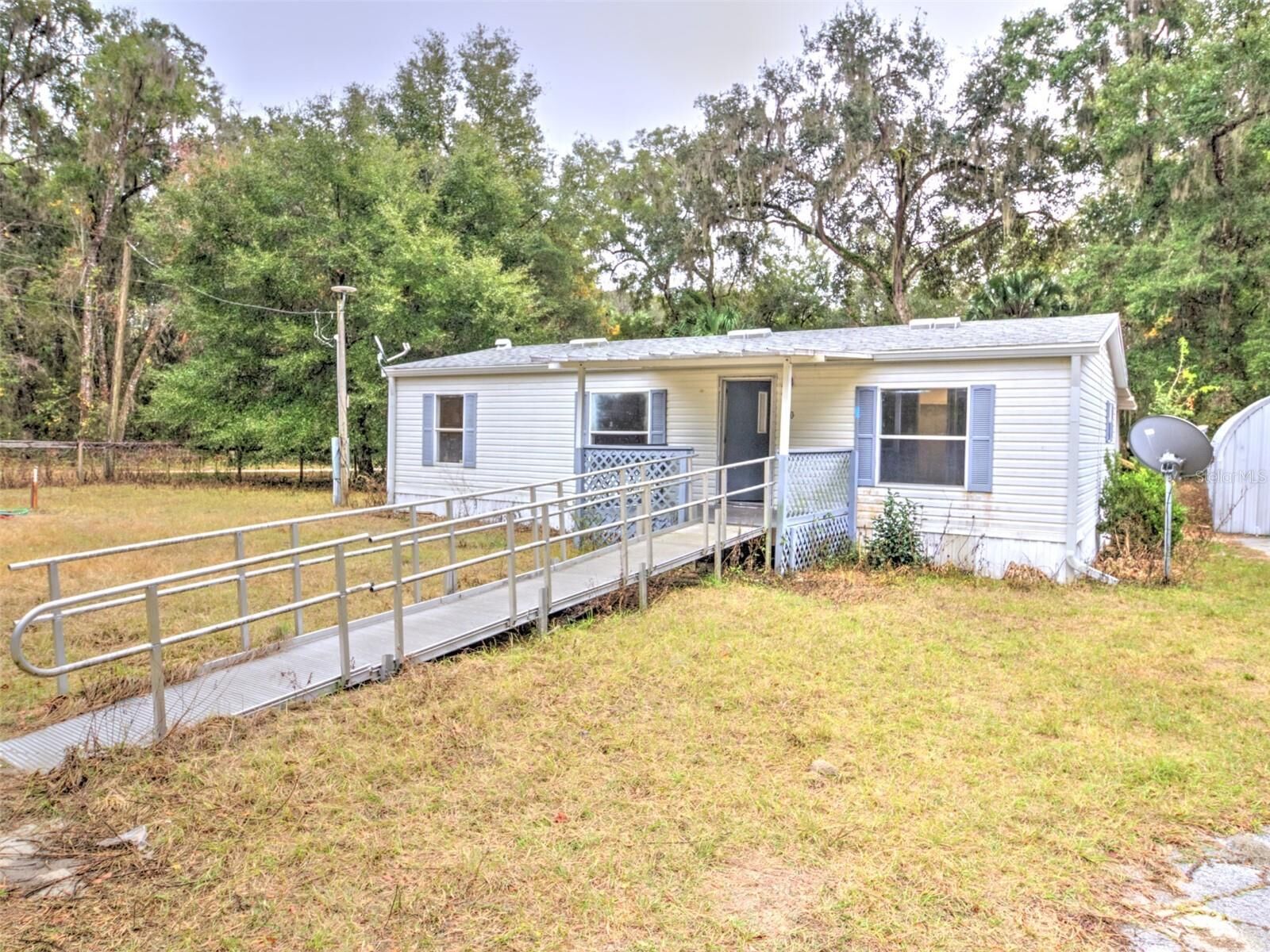 Property Photo:  4460 NE 140th Place  FL 32617 