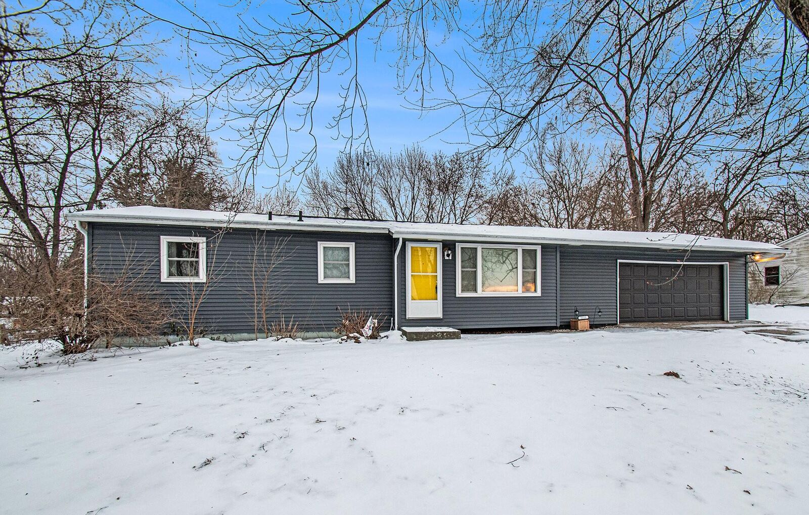 Property Photo:  1115 Marshlyn Drive  MI 49120 