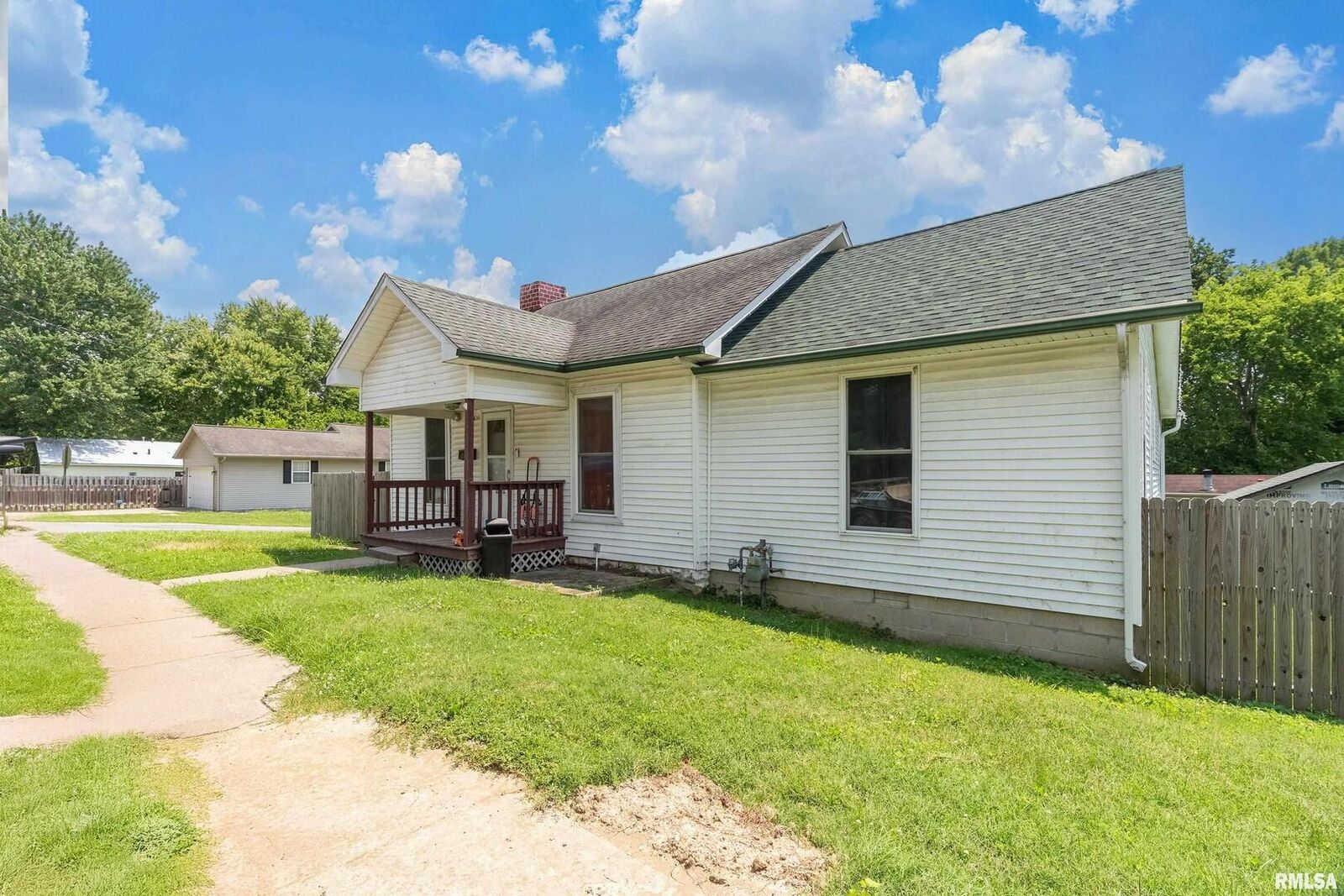 Property Photo: 503 W Idaho Avenue IL 62918