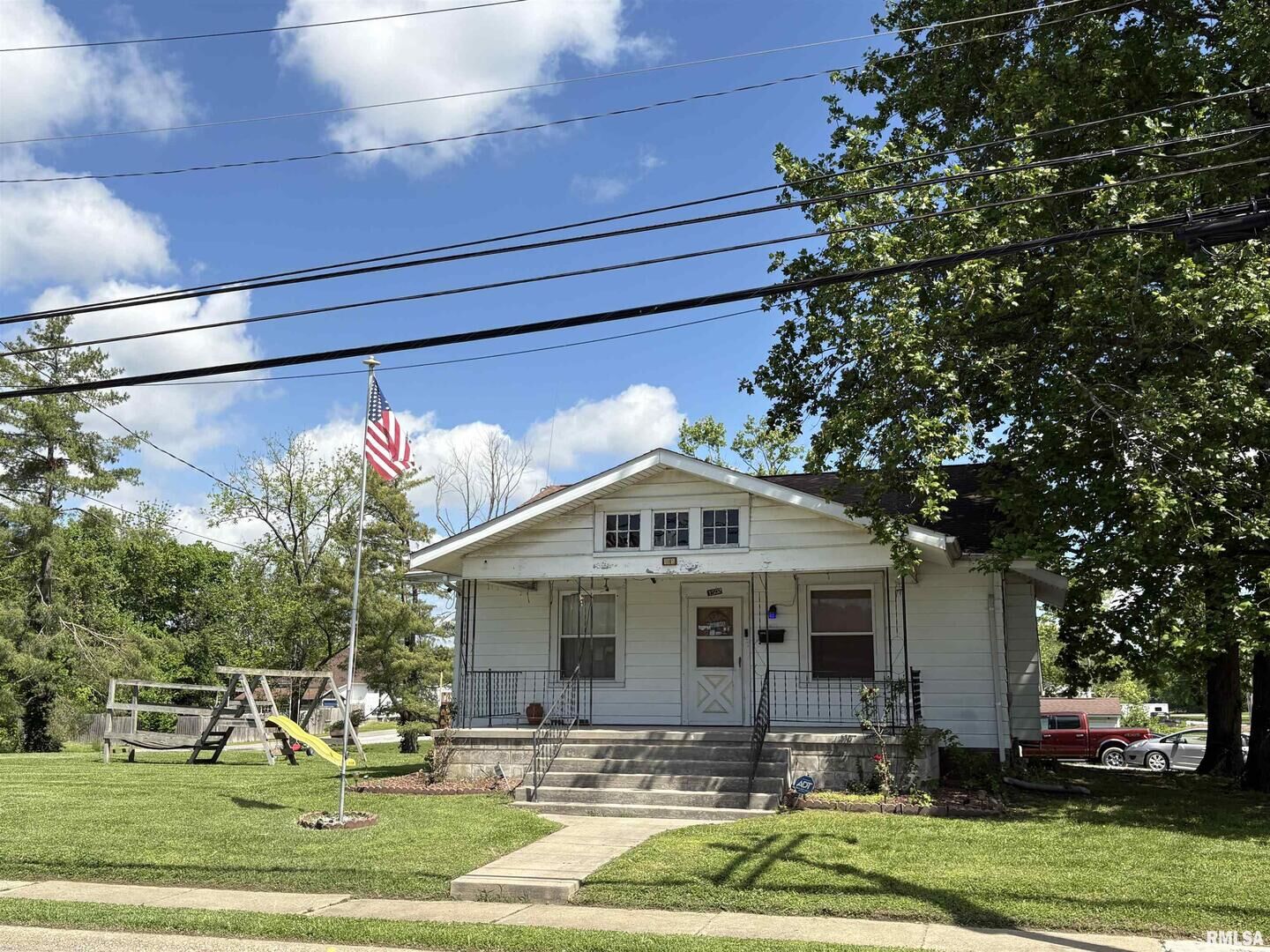 Property Photo: 1502 Gartside Street IL 62966